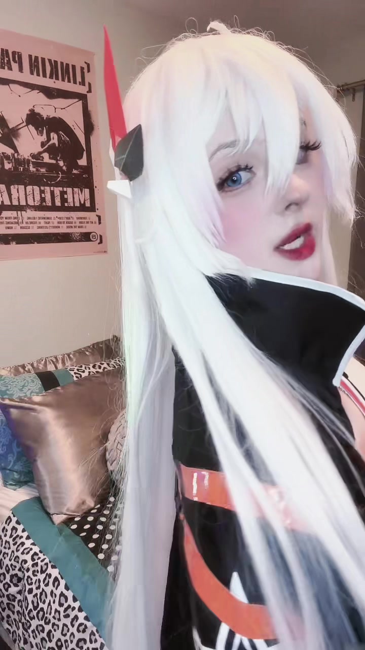@☾ Ella