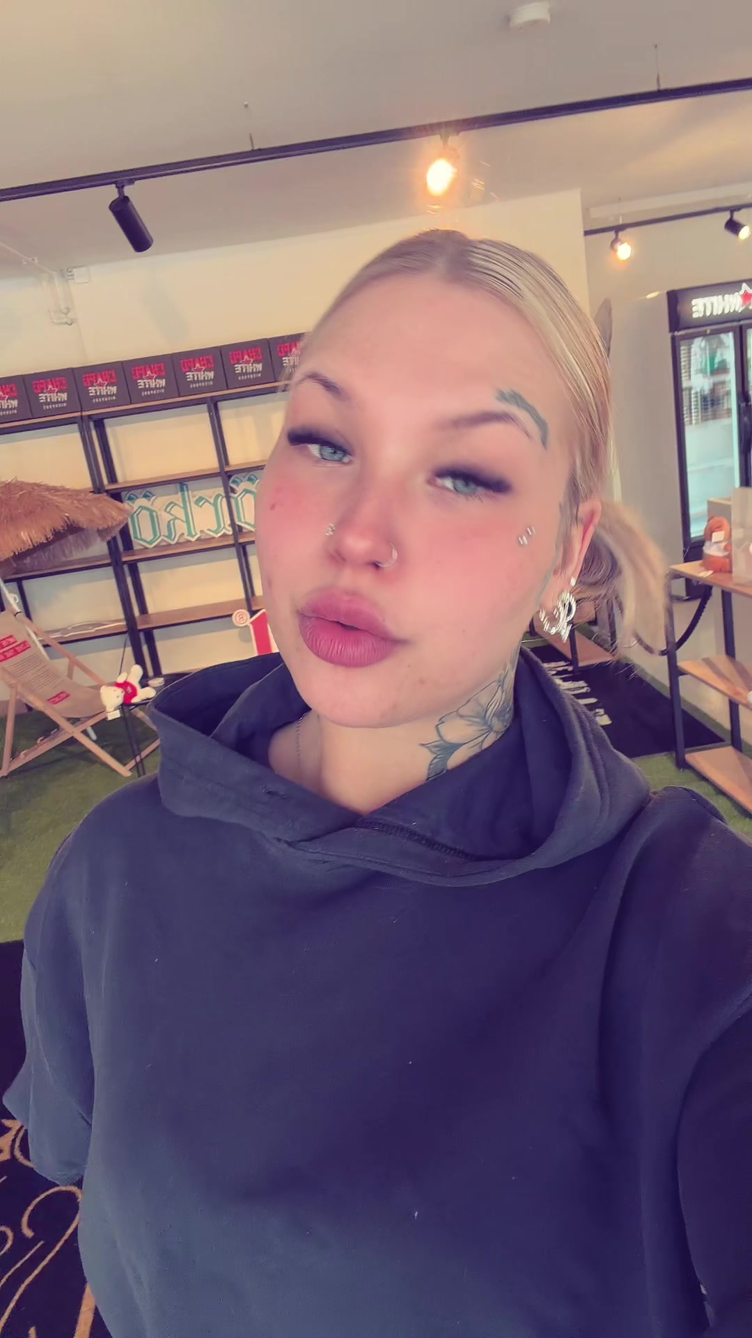 @Aada💫