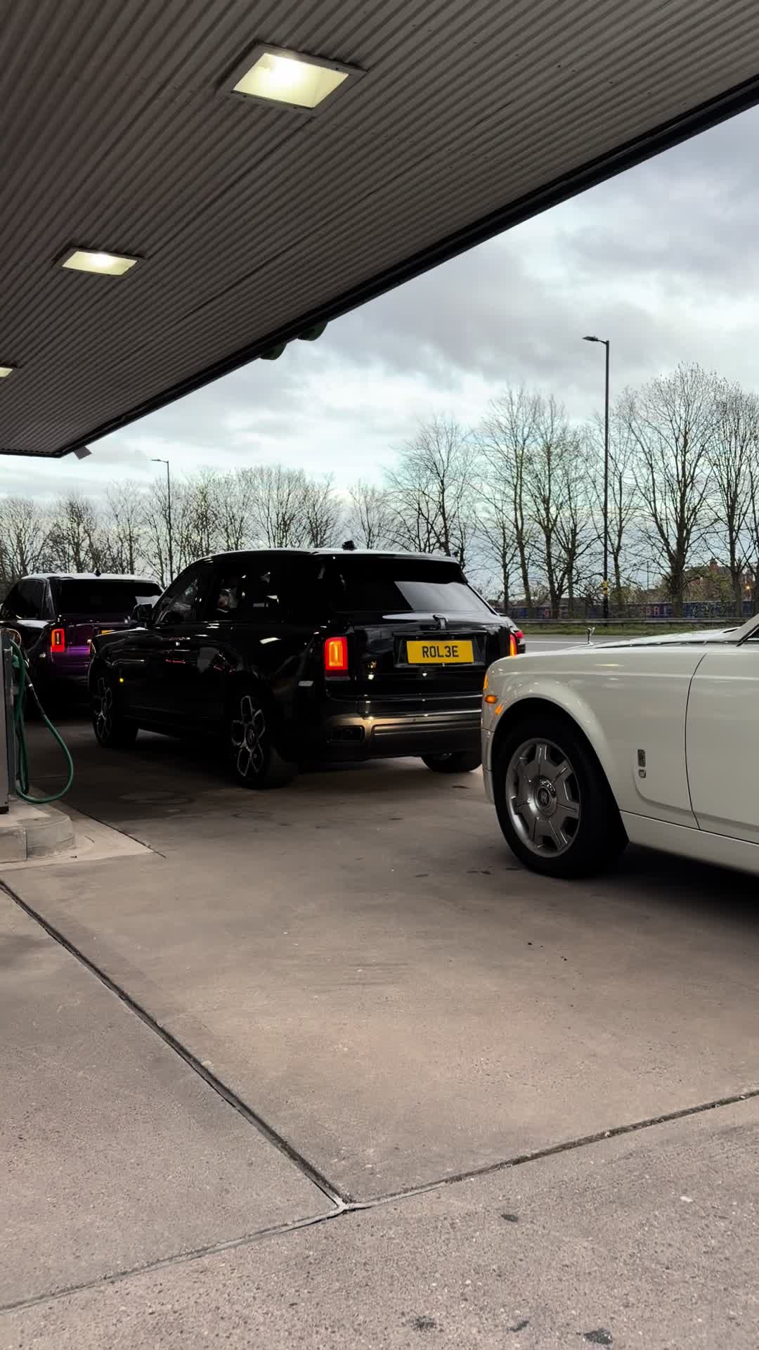 @Rolls Royce & Limo Hire 😎