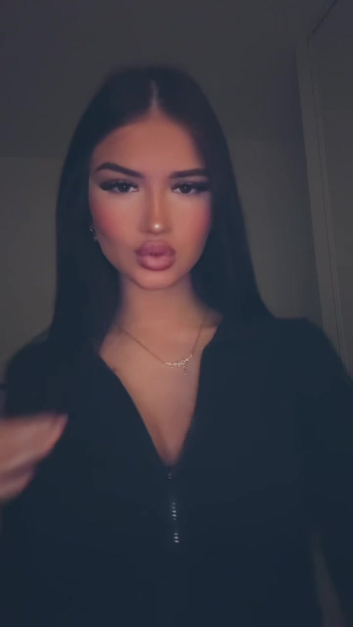 @V A N E S S