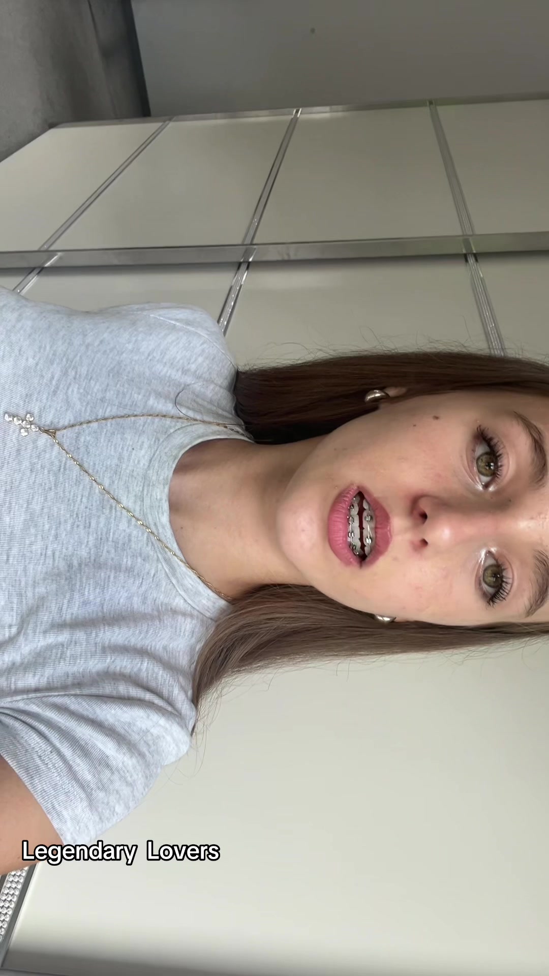 @Laraaa