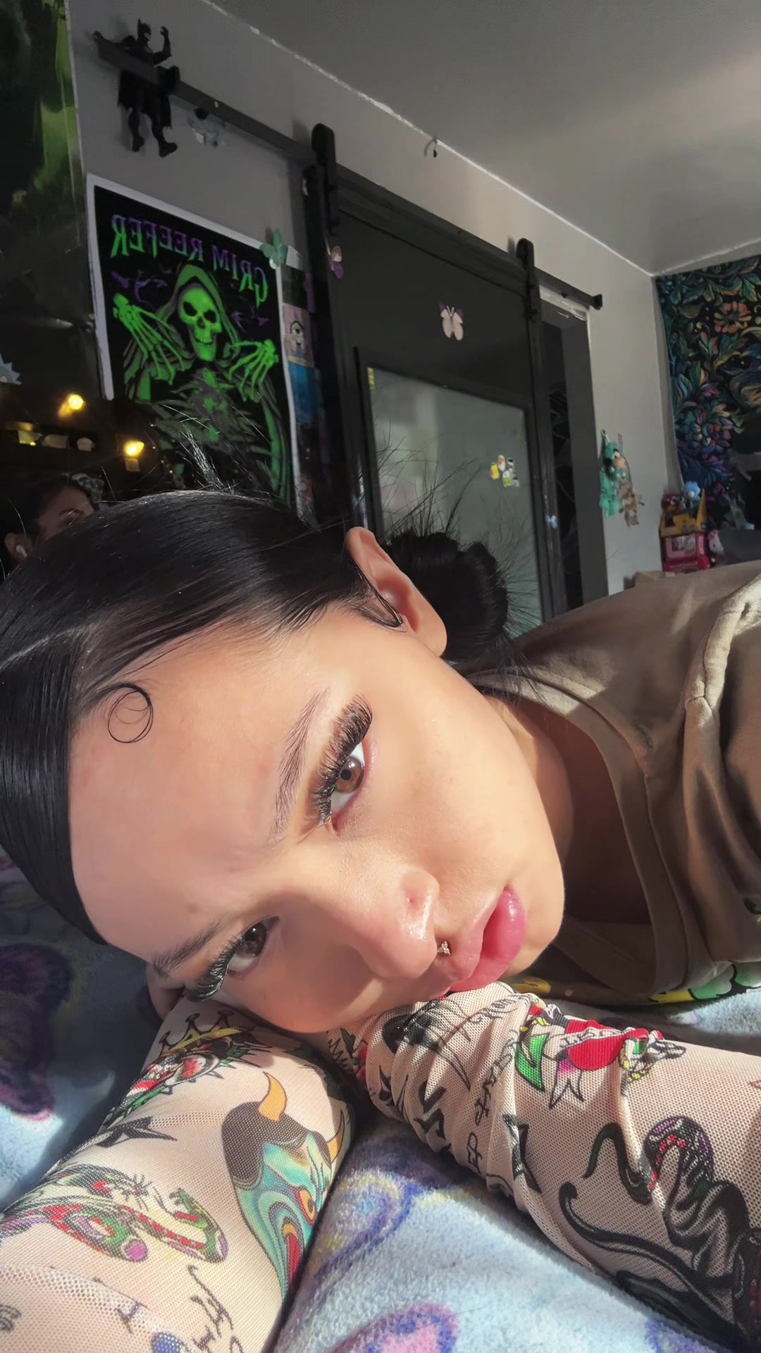 @e