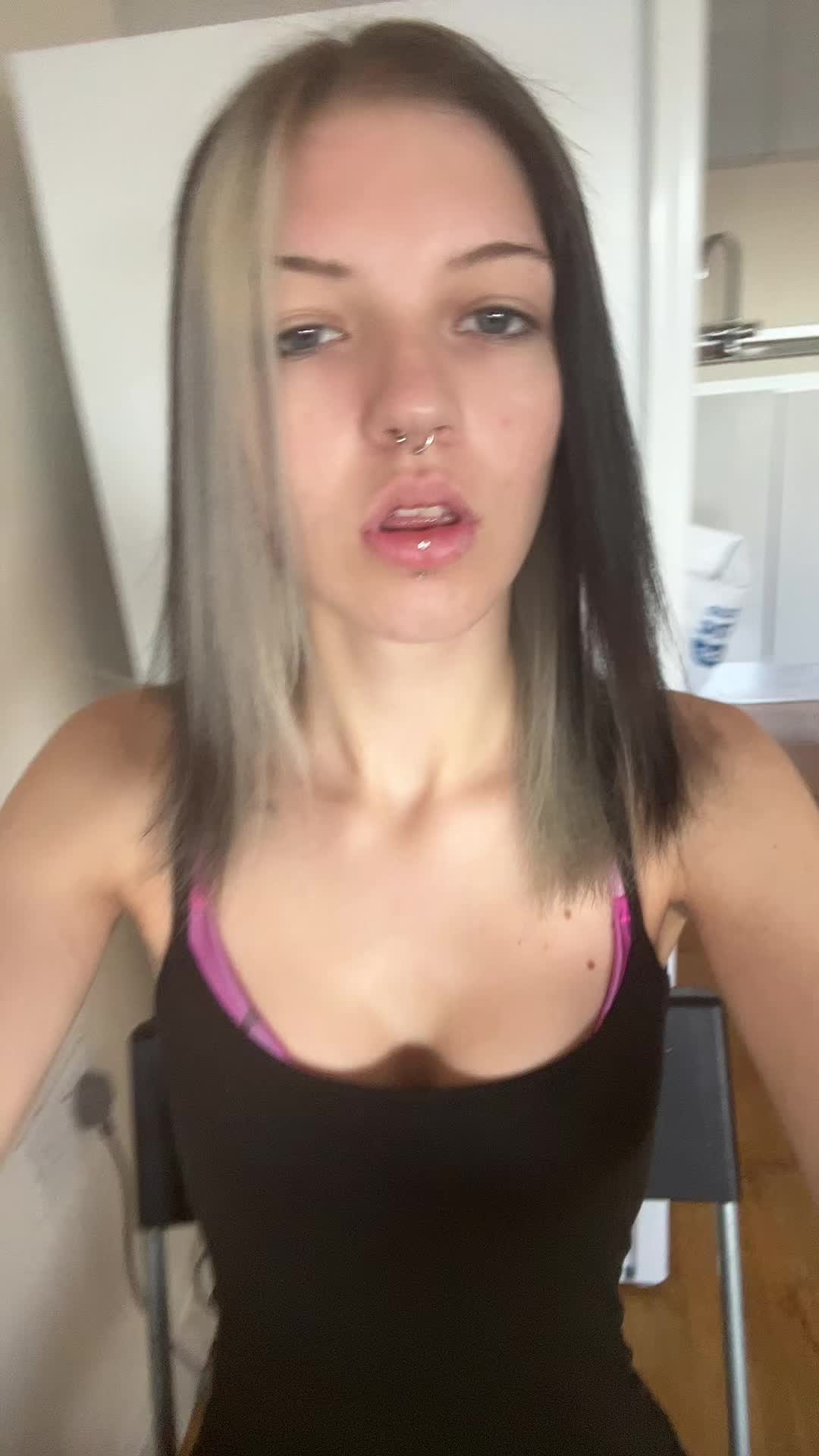 @️