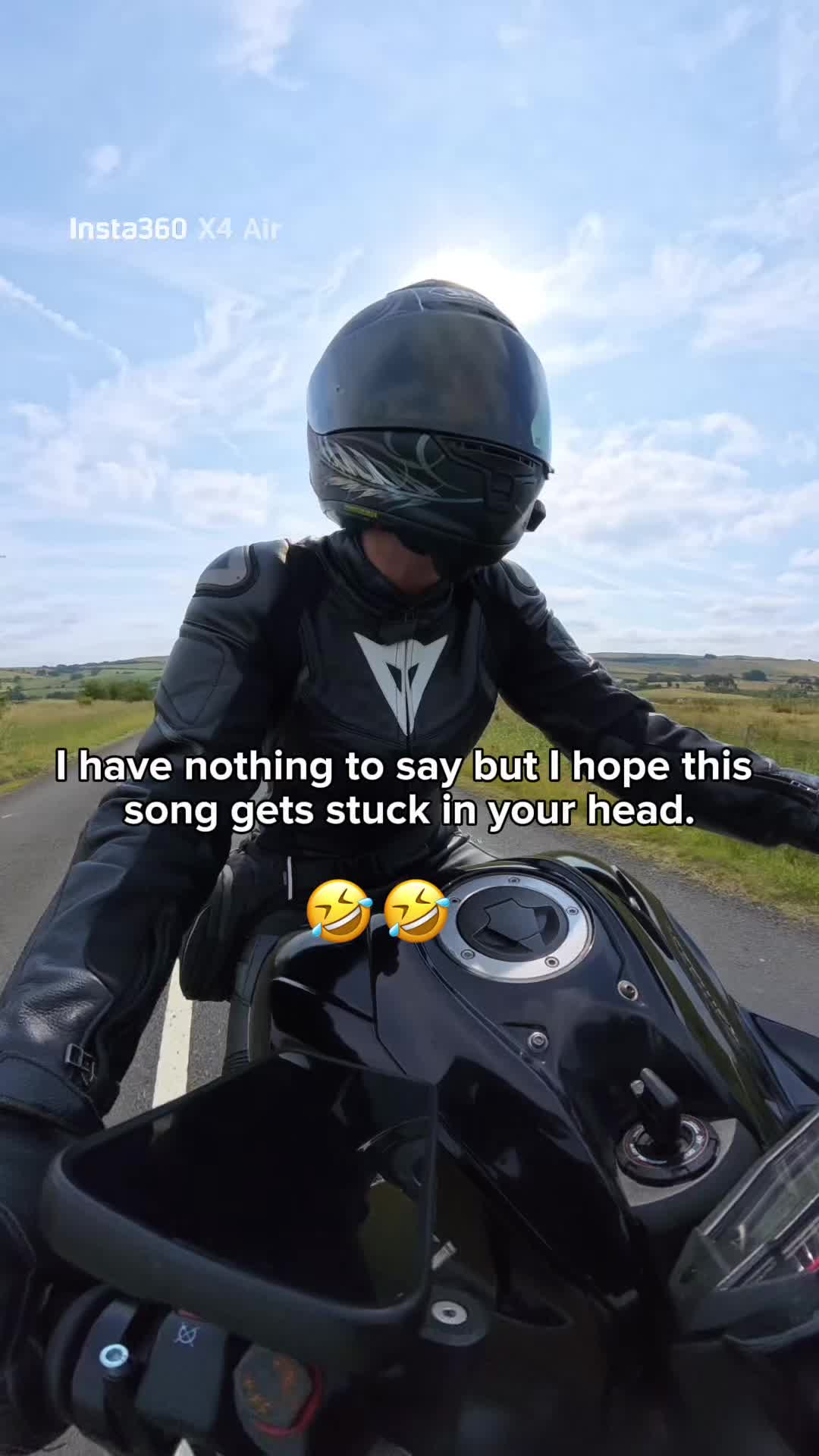 @LivyZed🏍️