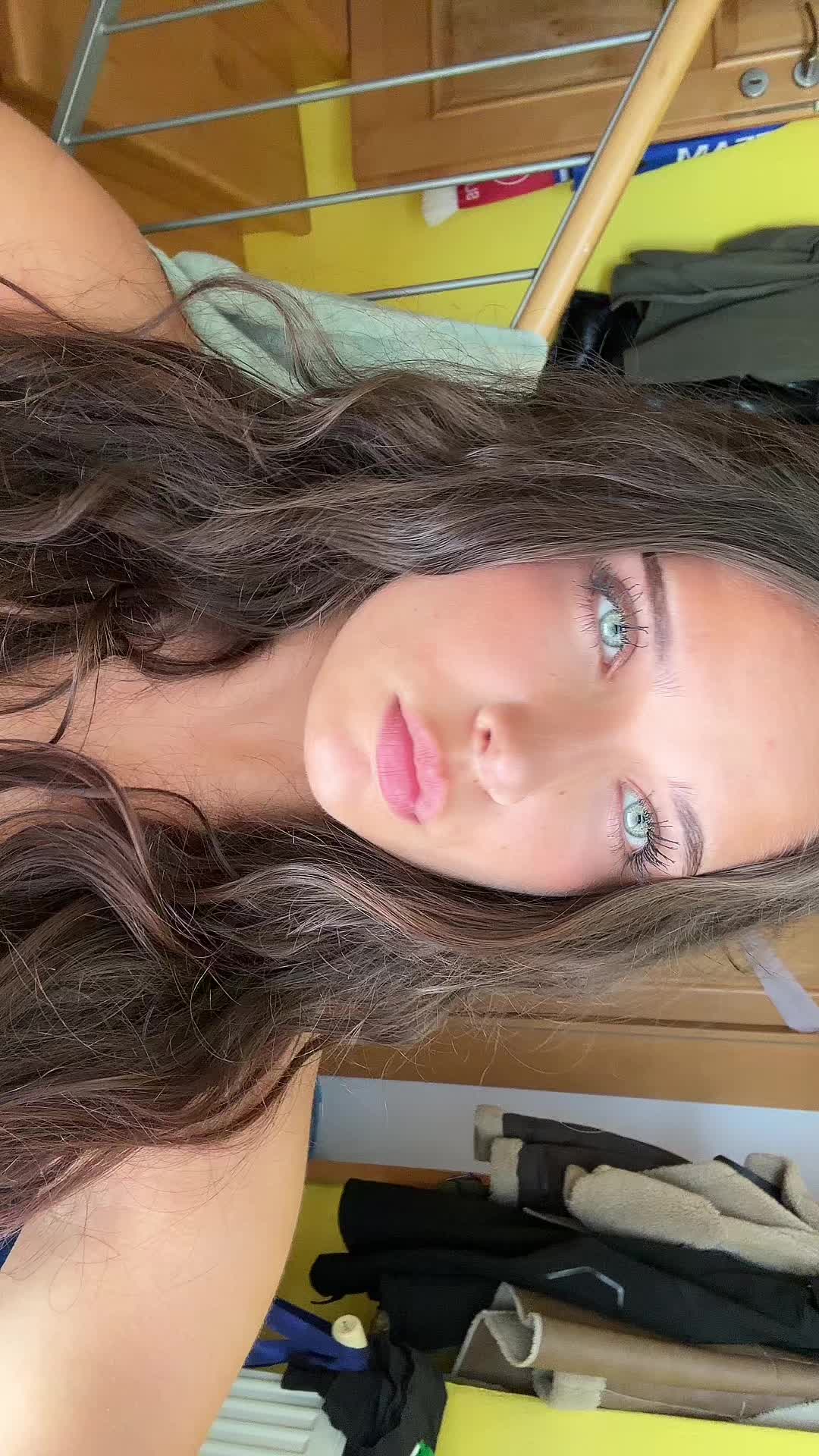 @lívia