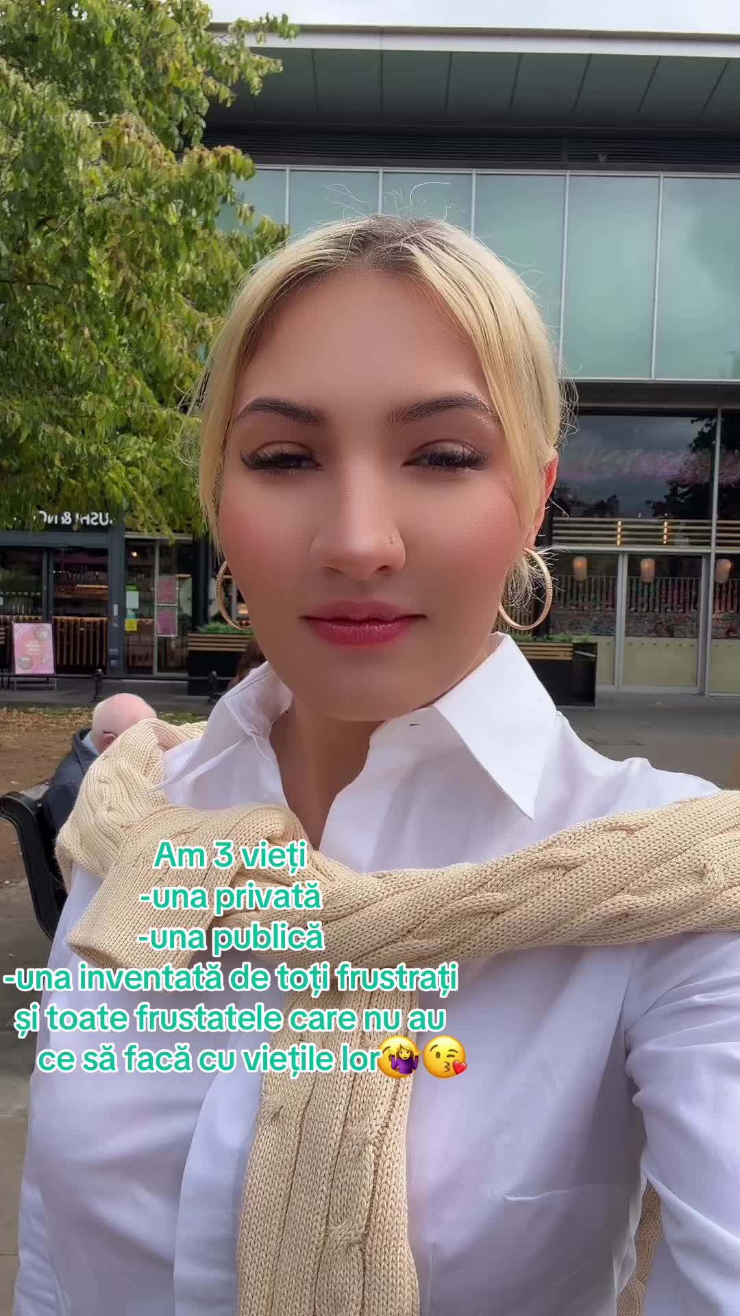 @Alexandra Nikolas Ianis