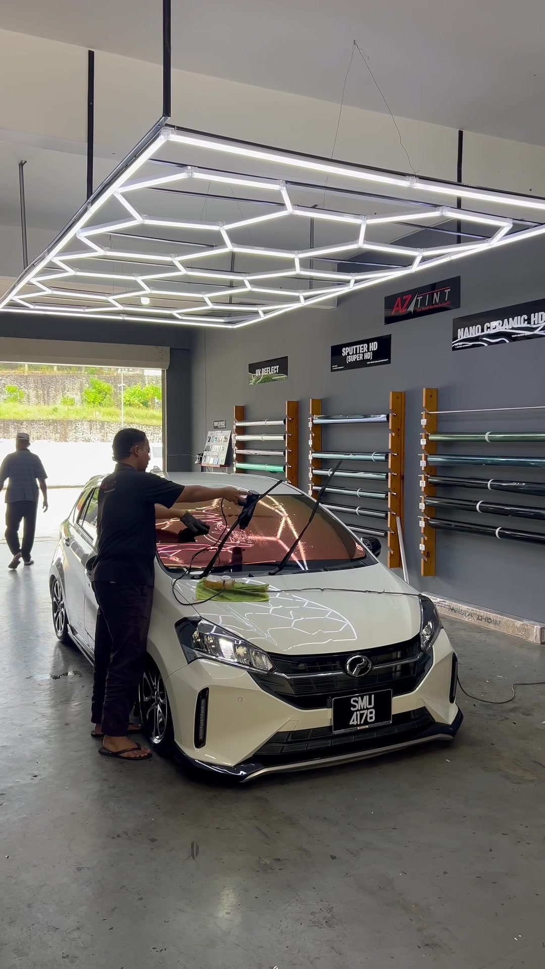 @AZ TINT