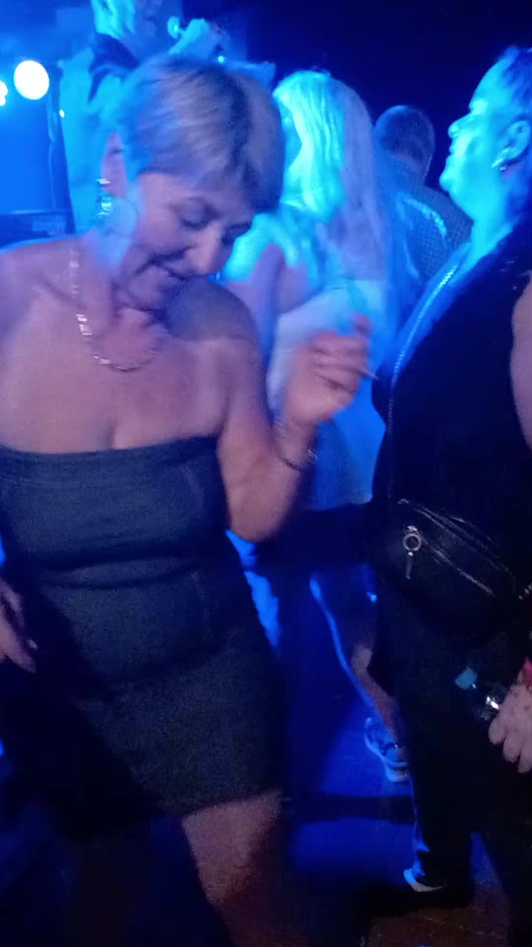 @Erzs&eacute;bet