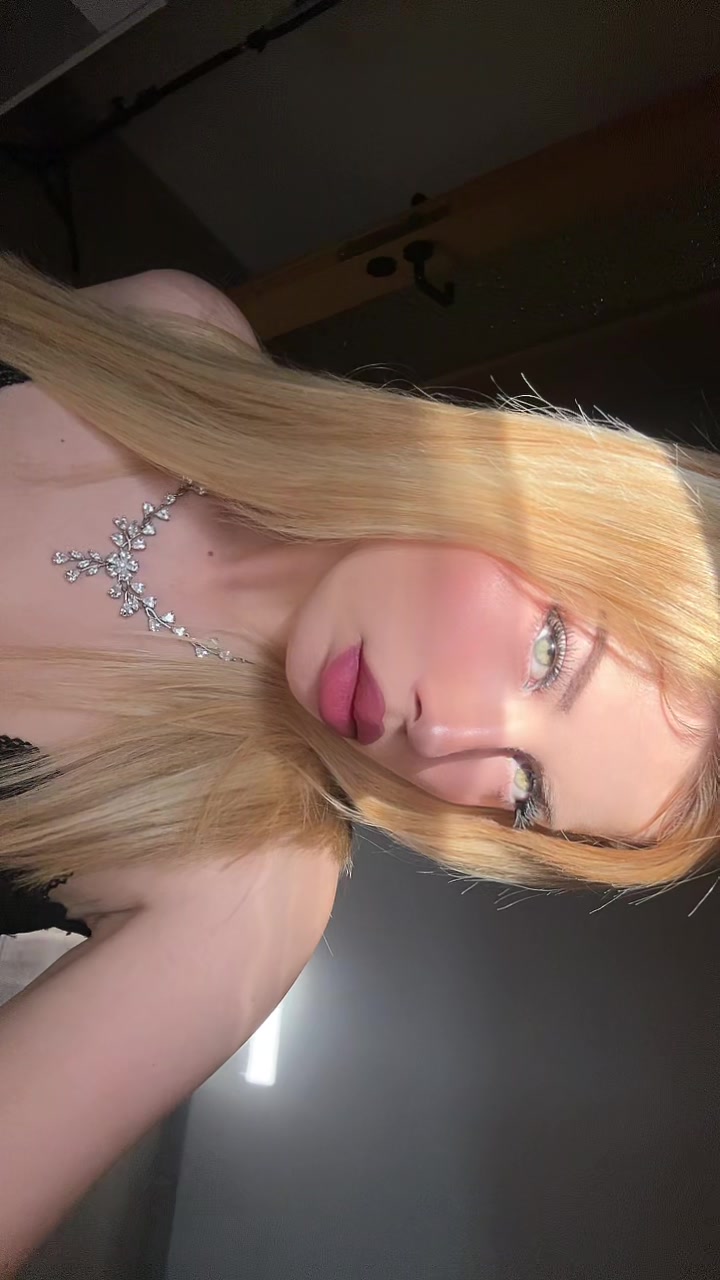 @Anna Rosé