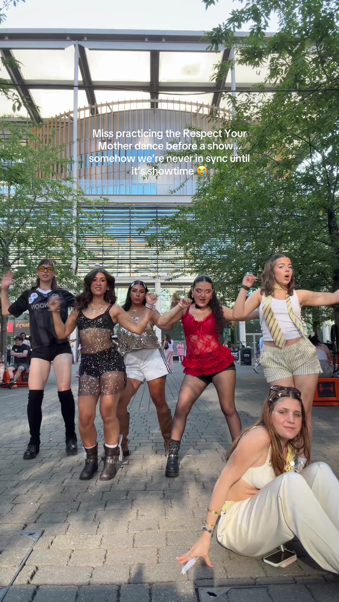 @DANA🧚🏼&zwj;♀️