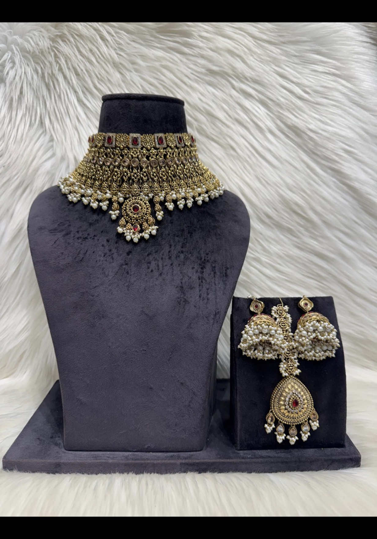 @The Jewellery Trunk