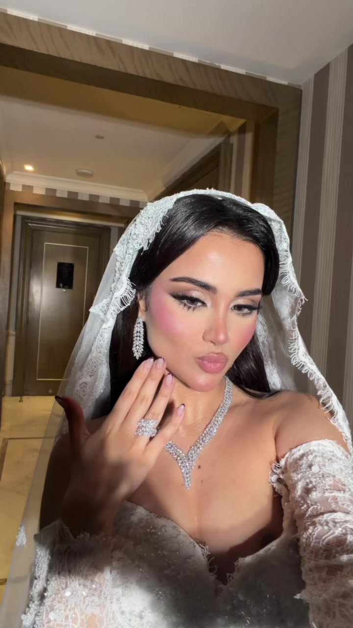 @Aisha makeup artist