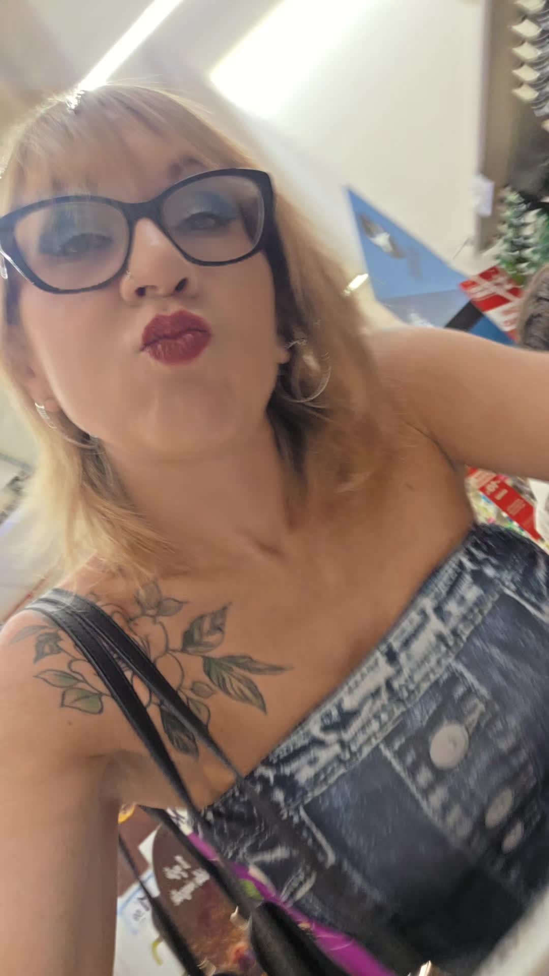 @Gloria