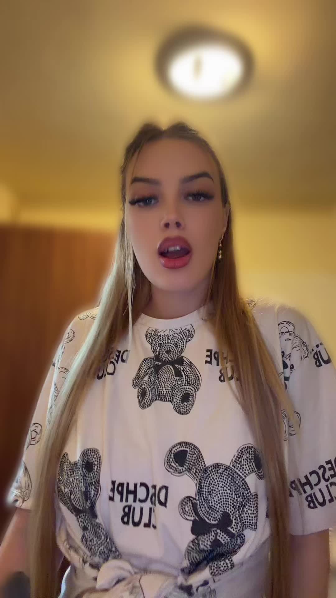 @Larisa AL