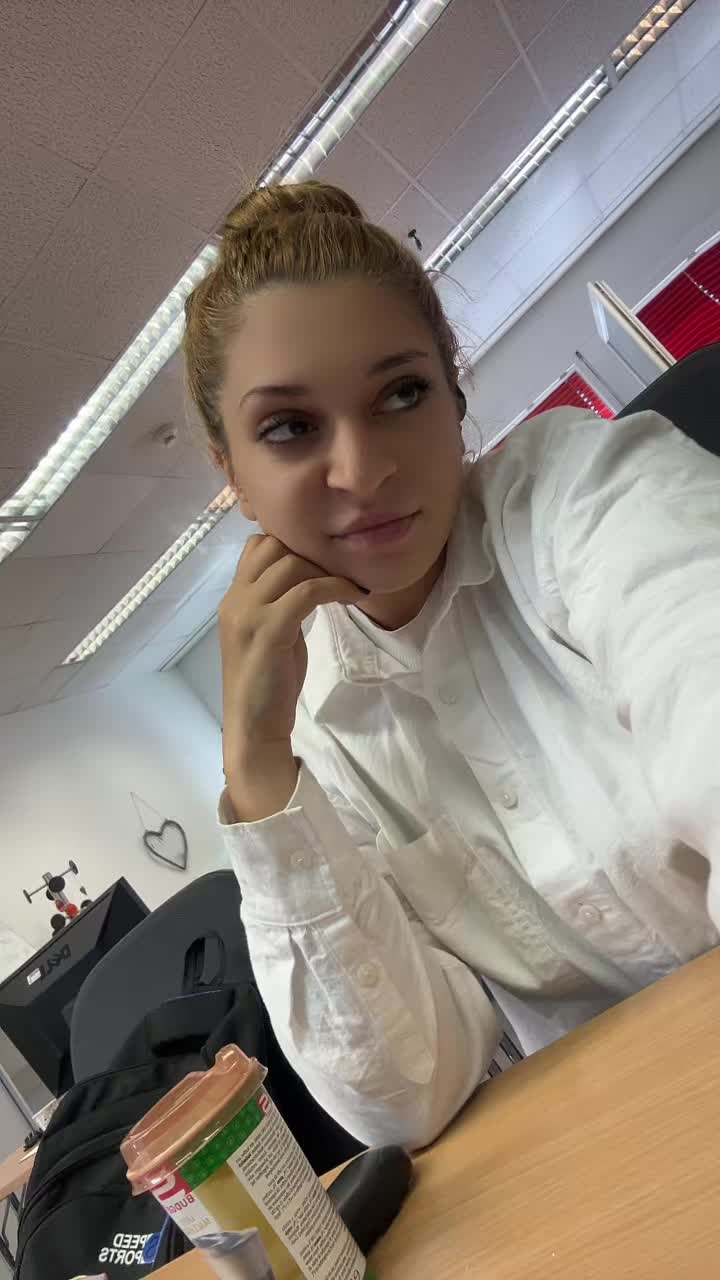 @d.elena_