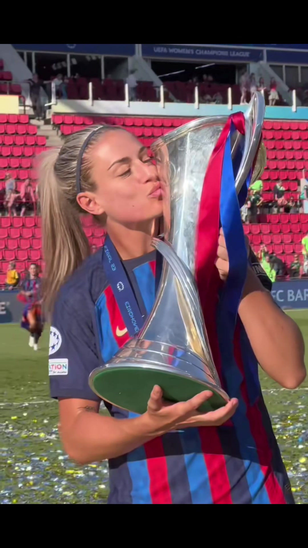 @Edits fan💙❤️