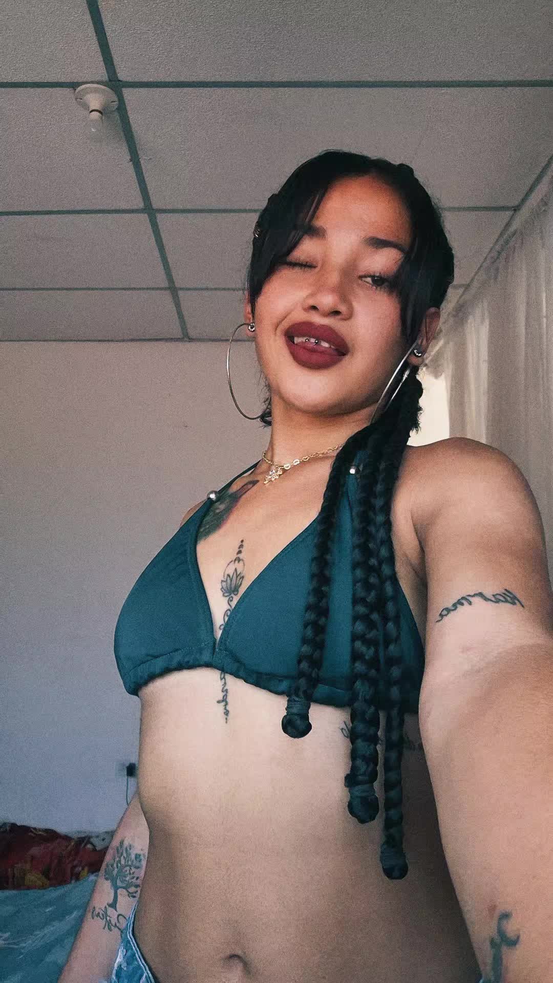@Niyired V'r🥀