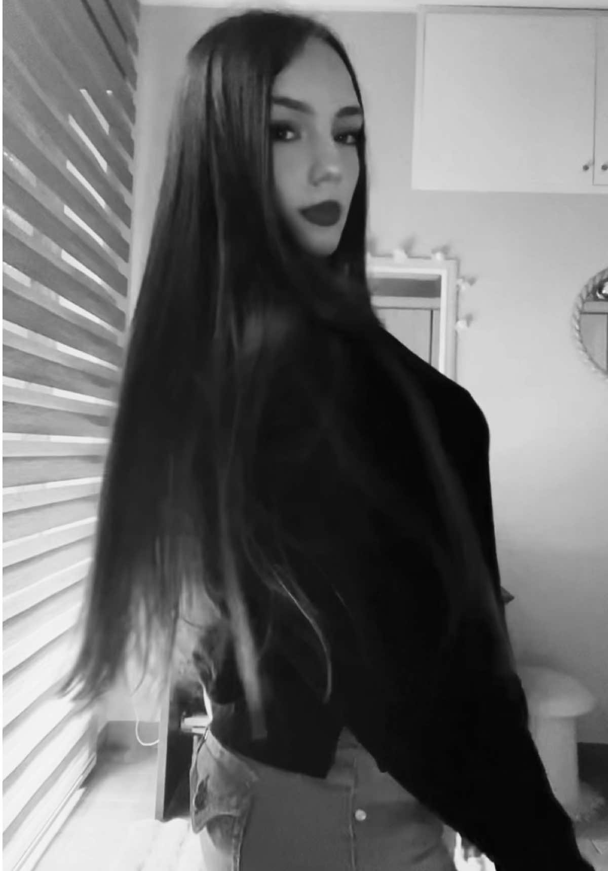 @𝒢