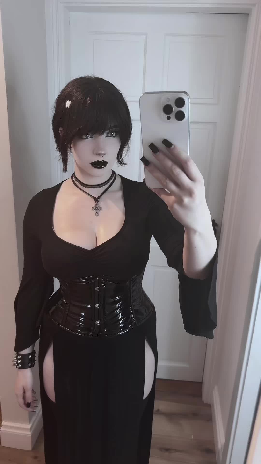 @Cutiegothxo