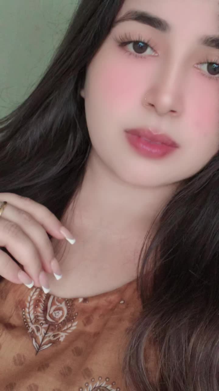 @missqueen2064