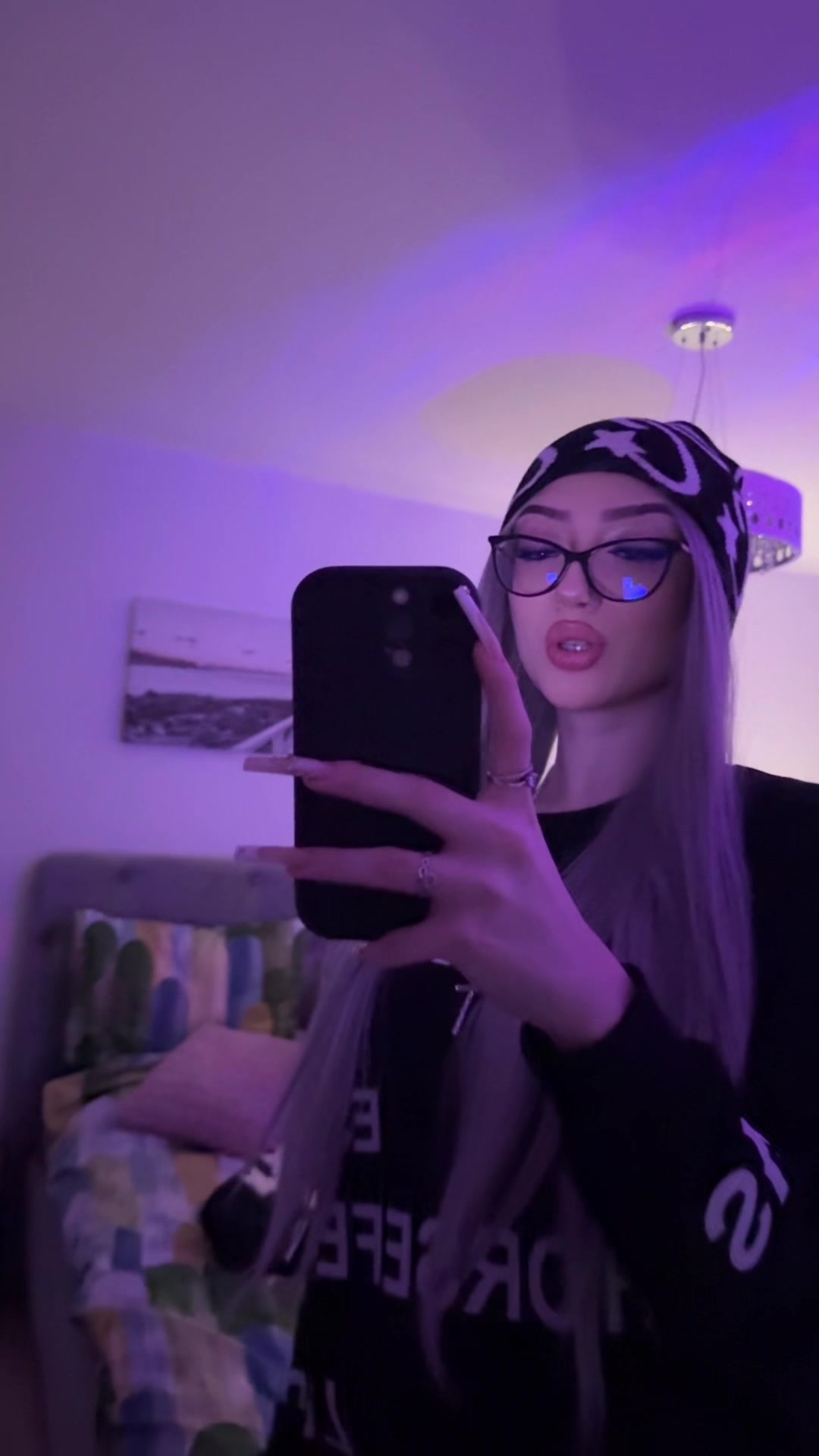 @🖤