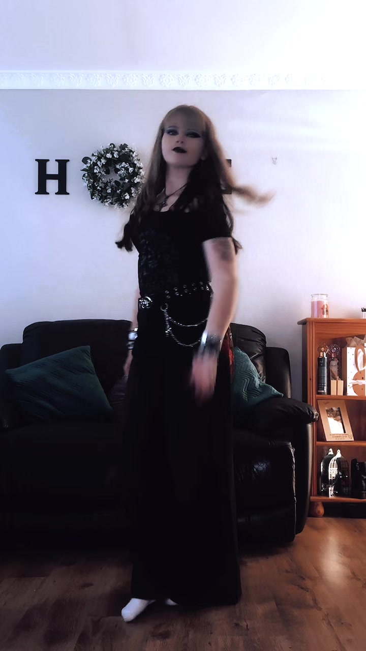 @丰🖤 𝕷𝖎𝖛𝖘𝖙𝖆𝖗 🖤 丰