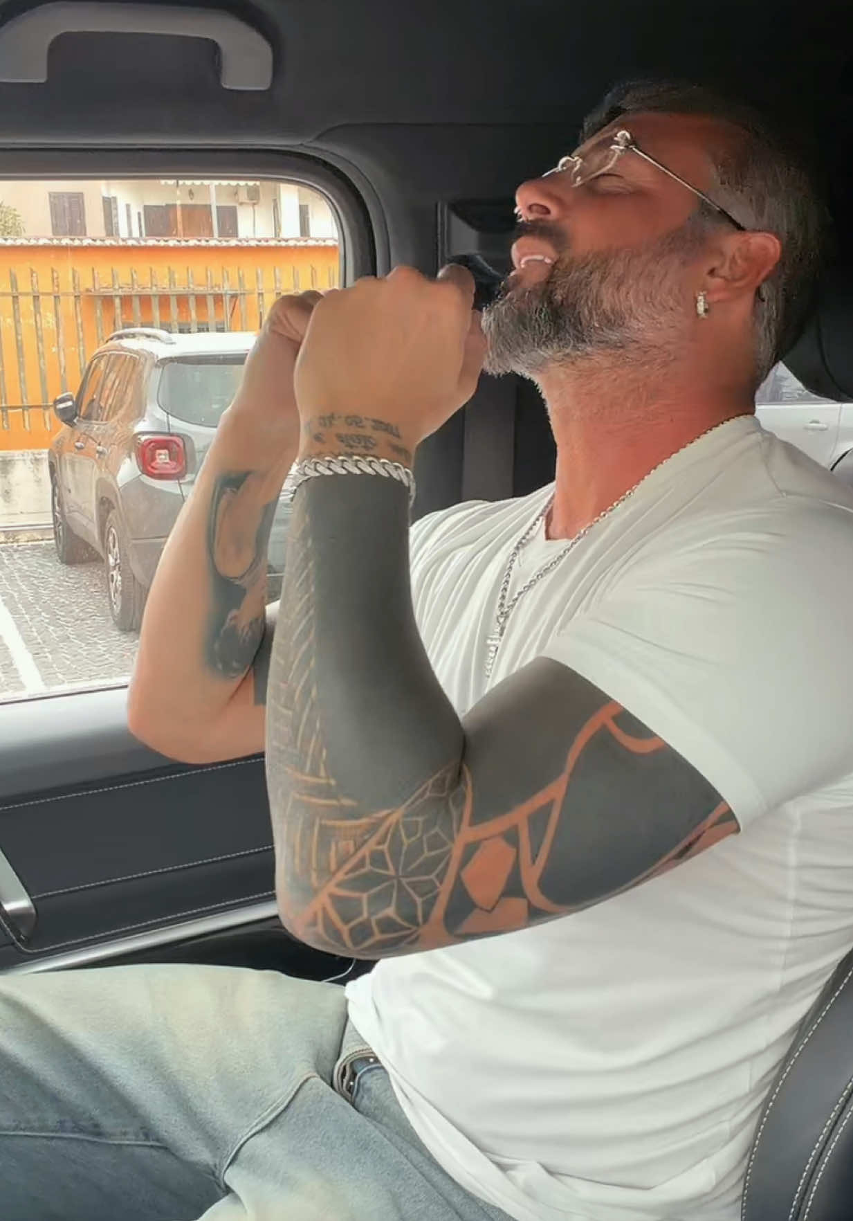 @Alessioofficialtv