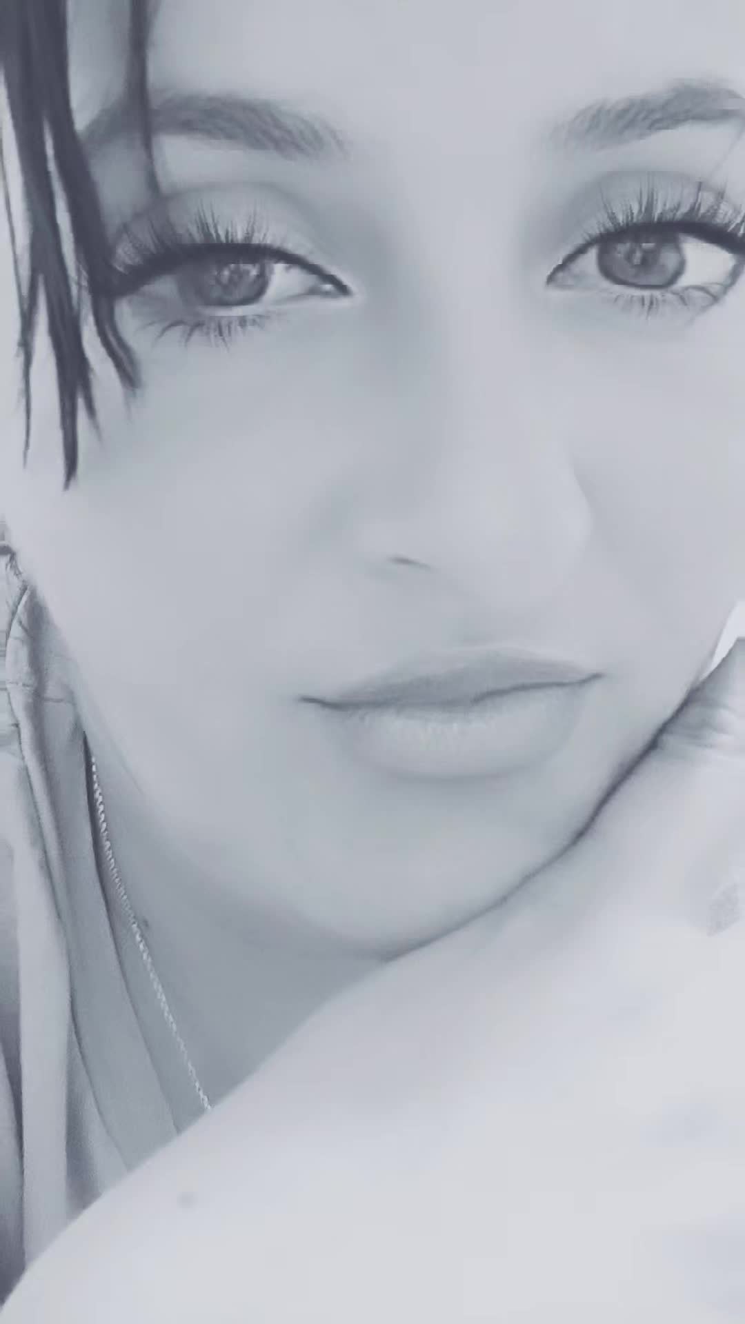 @Cris37yas10