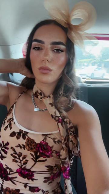@Holly🦋x