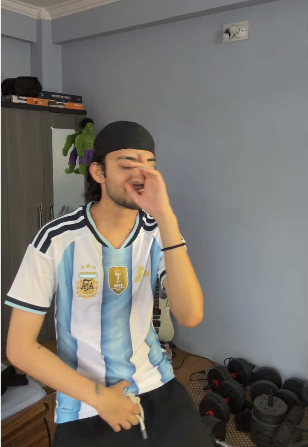 @हि