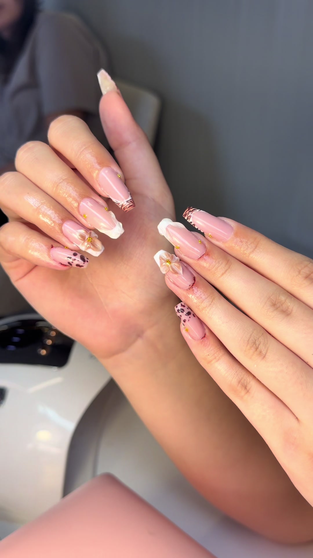 @Ati Nails Studio