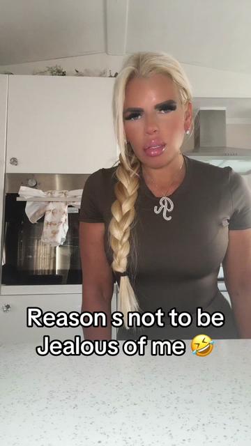 @The crazy blonde