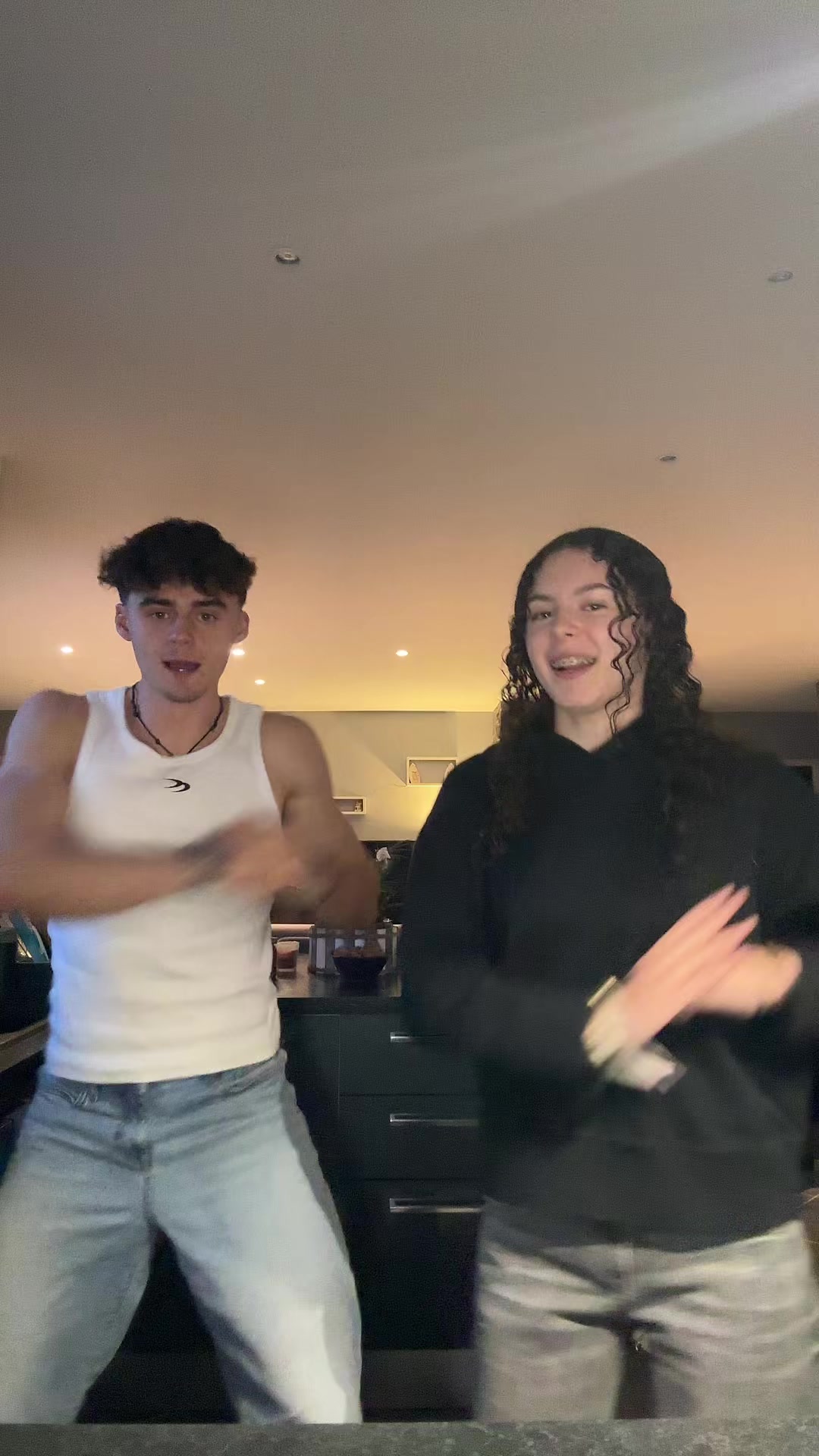 @larzizealanaa