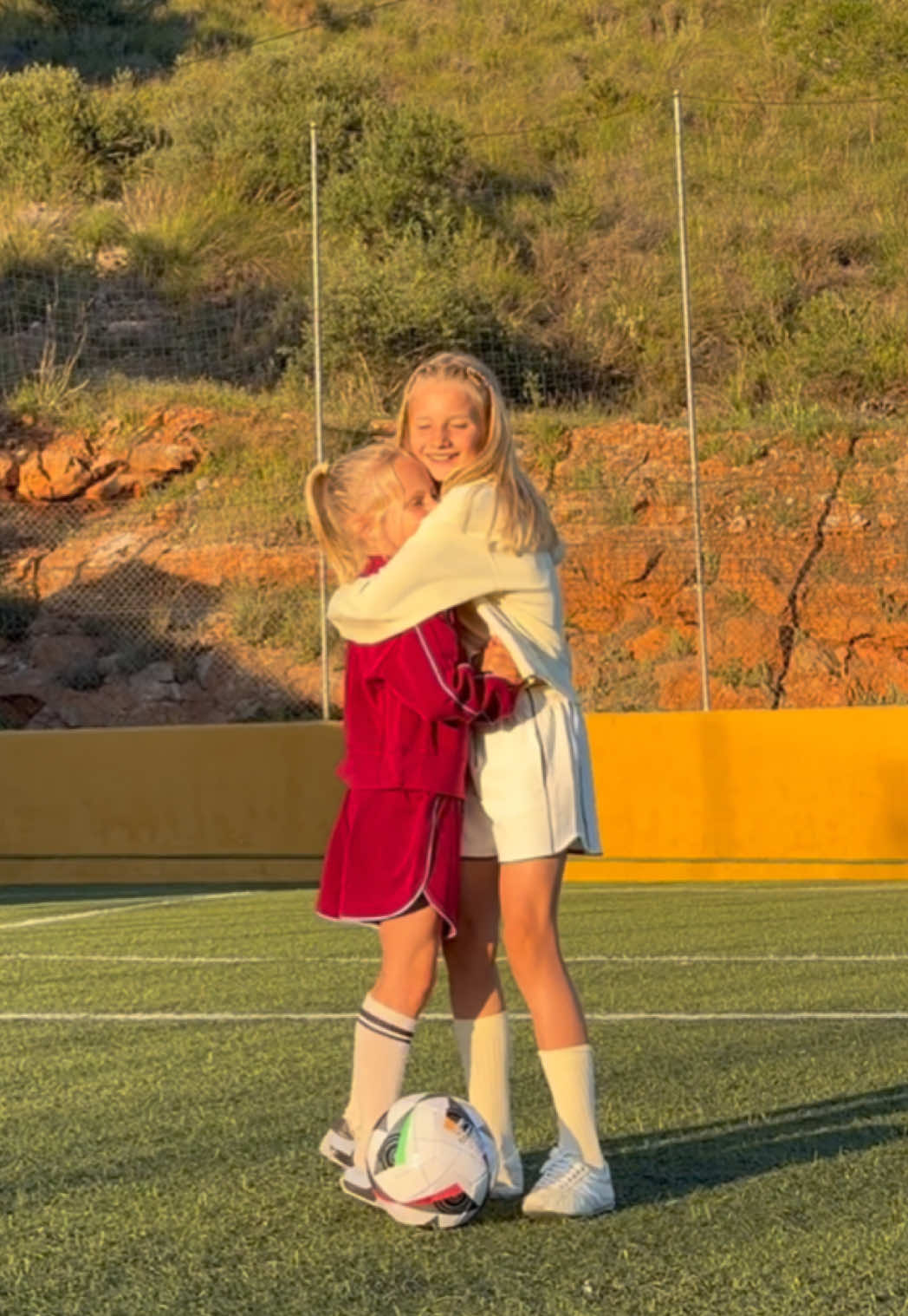 @Thea & Juni ⚽️🏃🏼&zwj;♀️&zwj;➡️