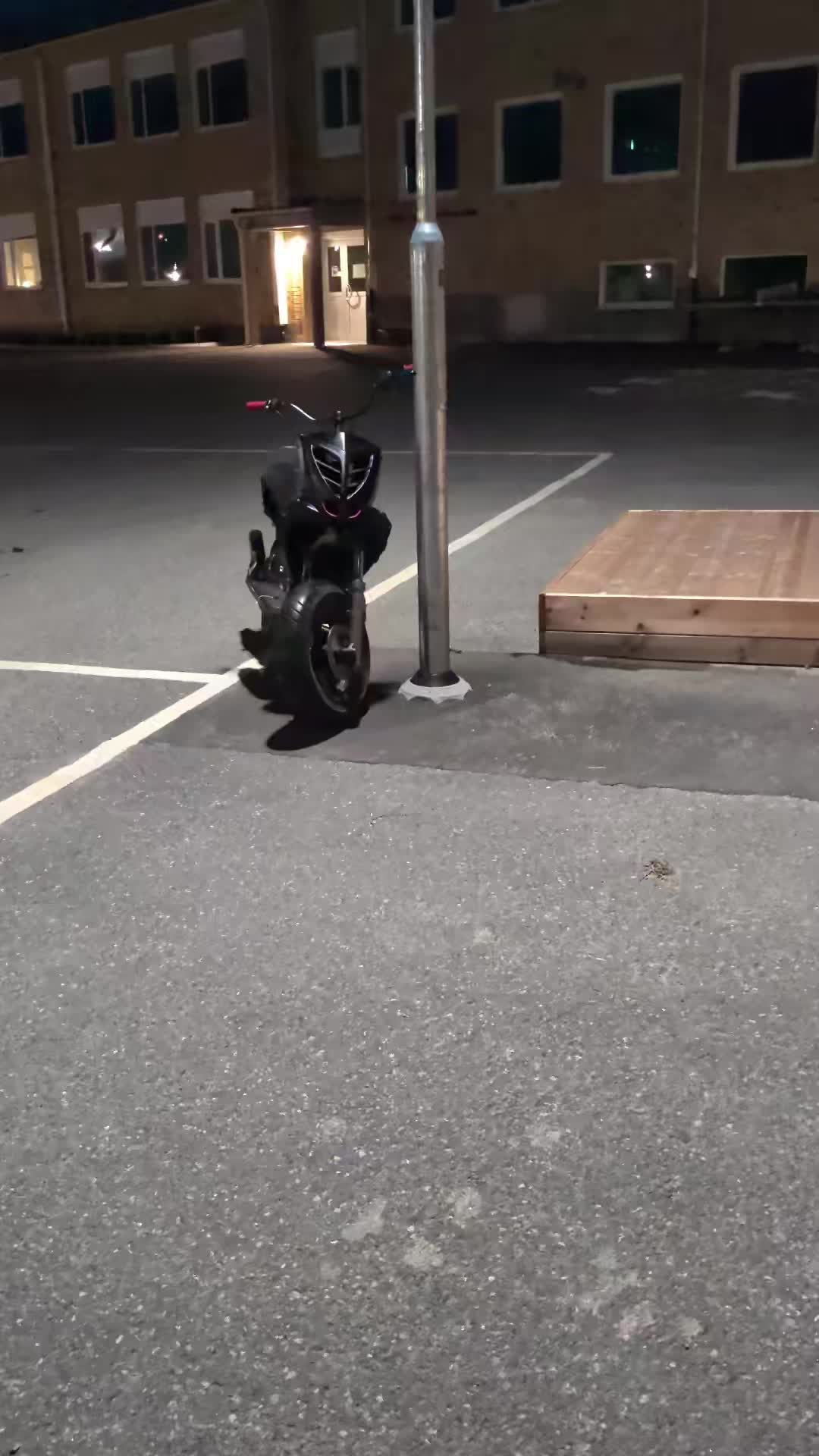 @𝐸𝒹𝒹𝒾𝑒👍
