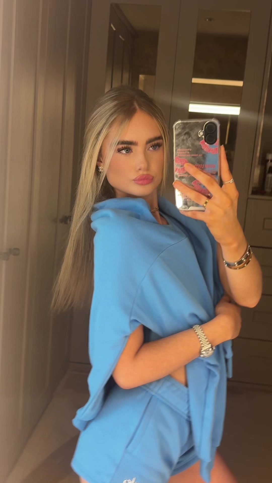 @𝓻𝓸𝓶𝓪 <3