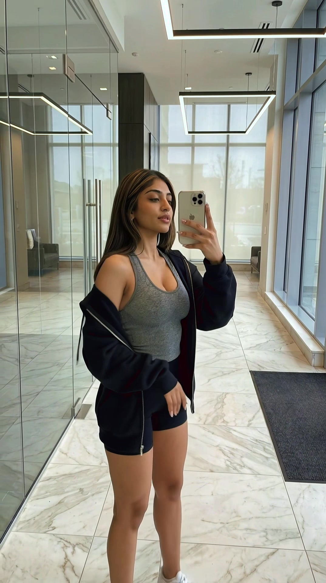 @elarakhanx