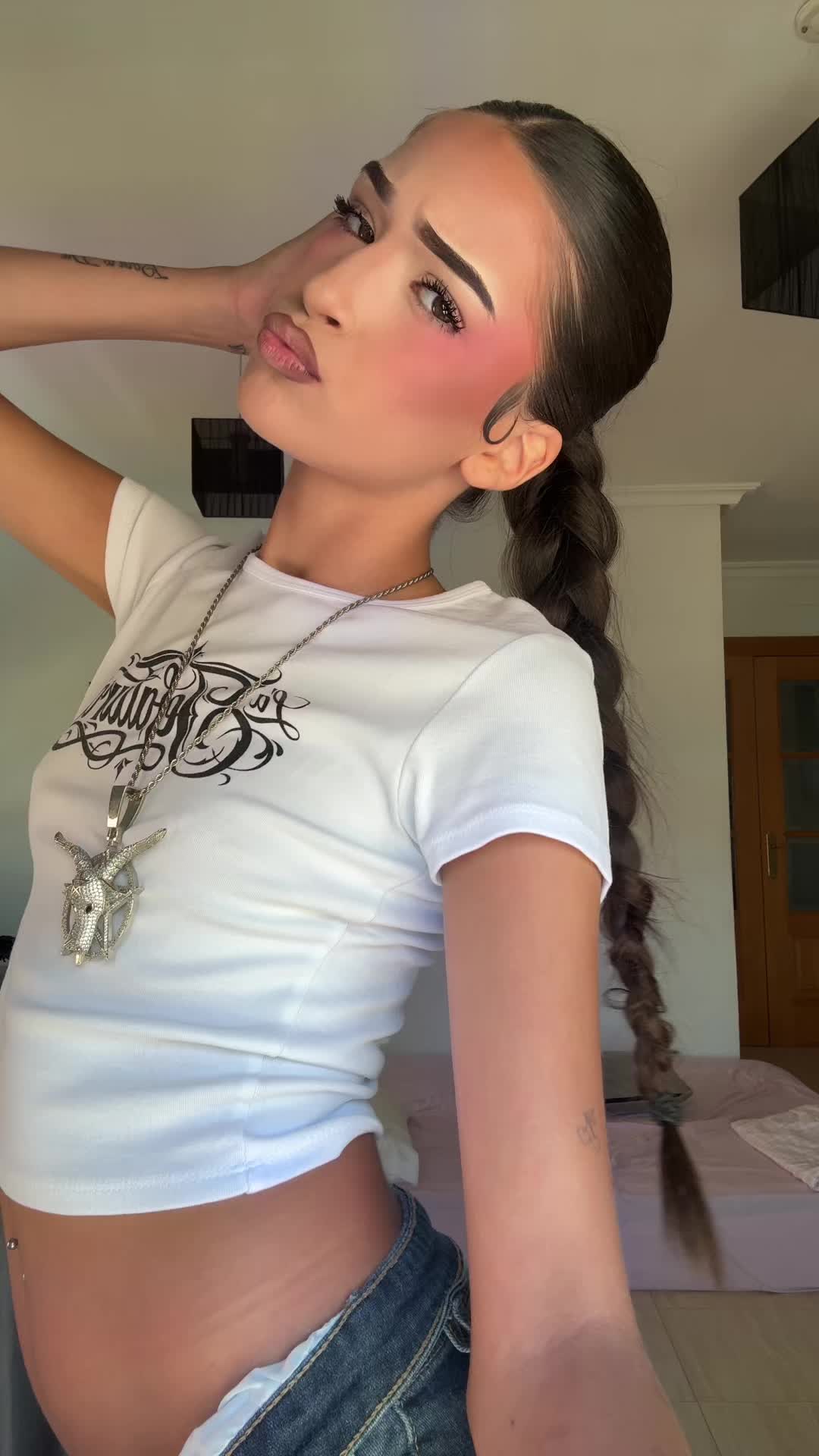 @chloecalvache_