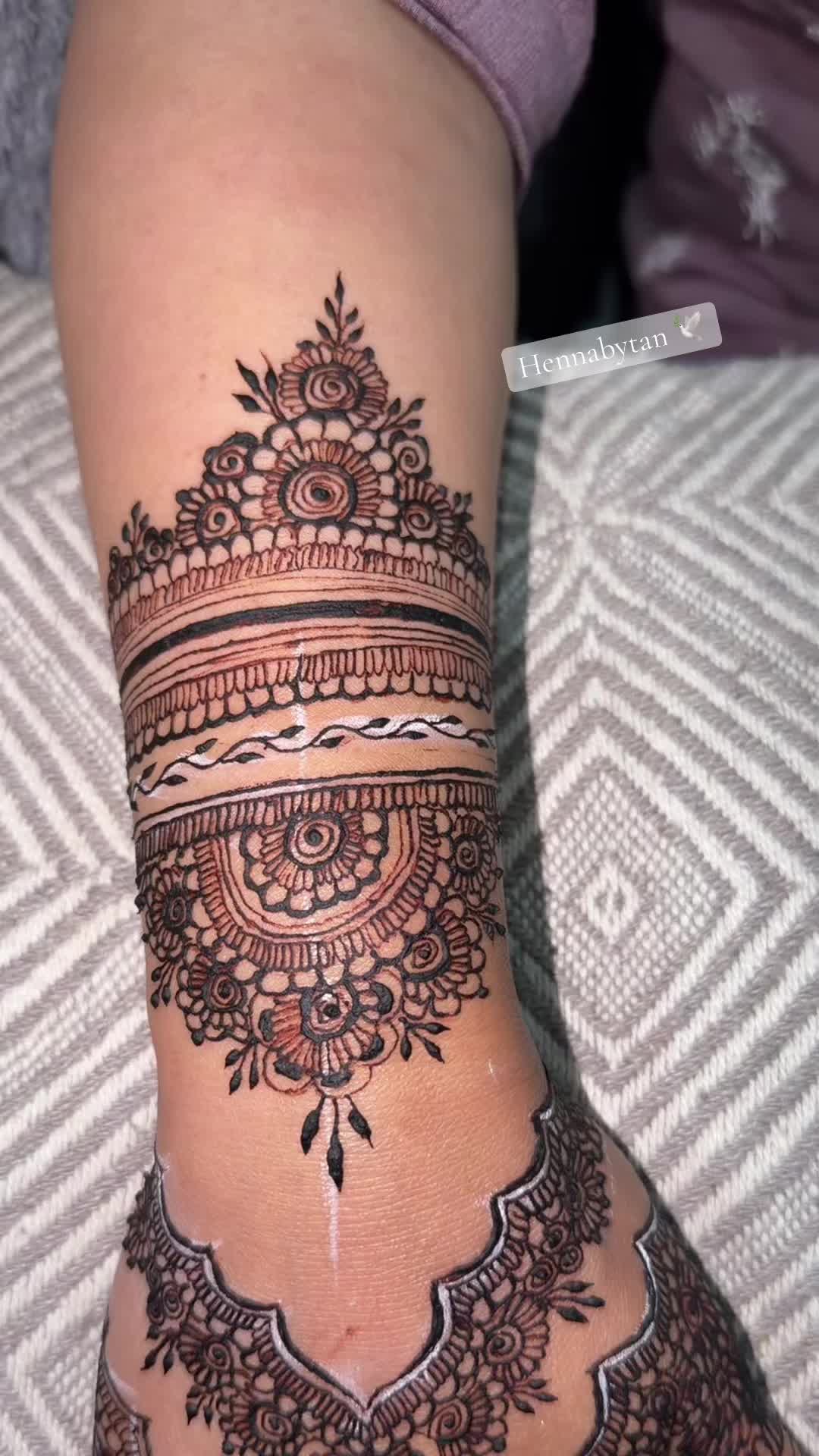 @Henna artist