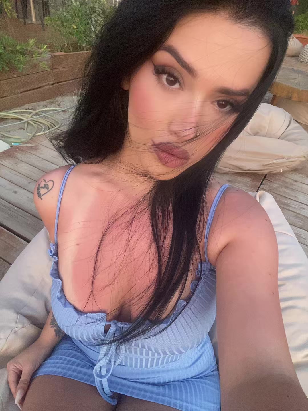 @e