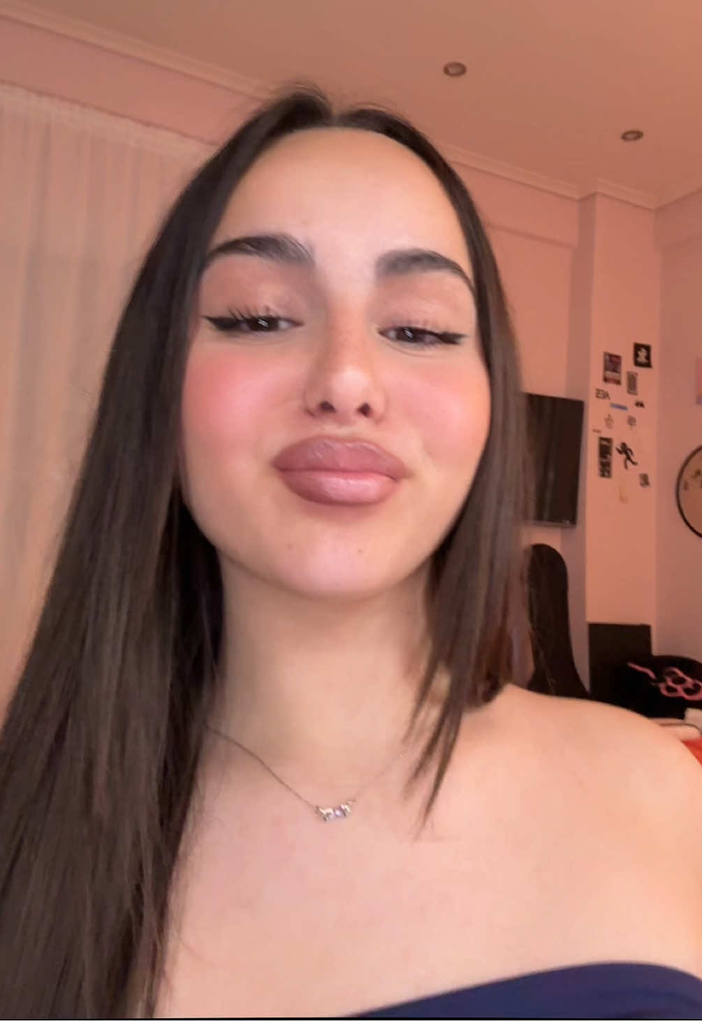 @𝒜𝒻𝓇𝑜𝒹𝒾𝓉𝒾