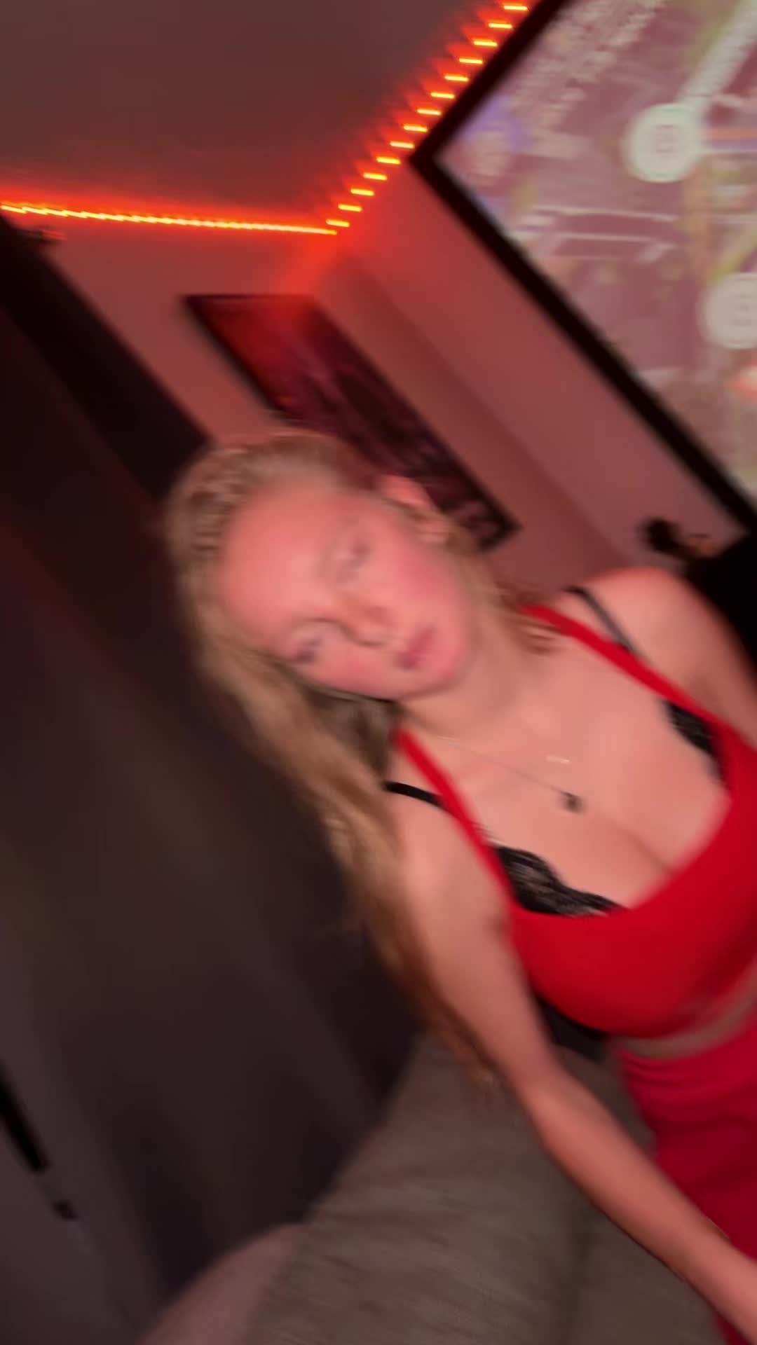 @Blonde_vivi