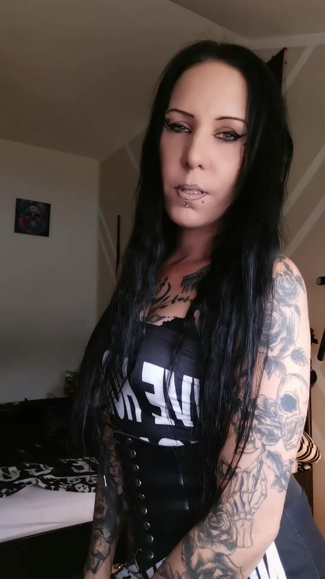 @⸸⛧ ScHwaRzeSLeDeRLuDeR⸸⛧