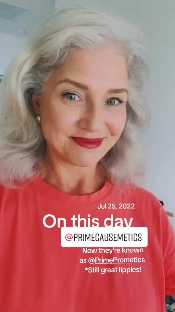 @SmilingLisaModel