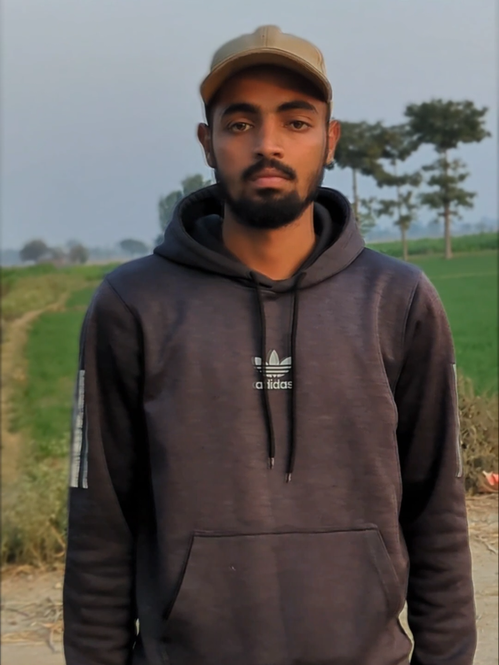 @Mughal๐๐ฎ๐ฟ๐น๐ฎ๐ ๐ฉ