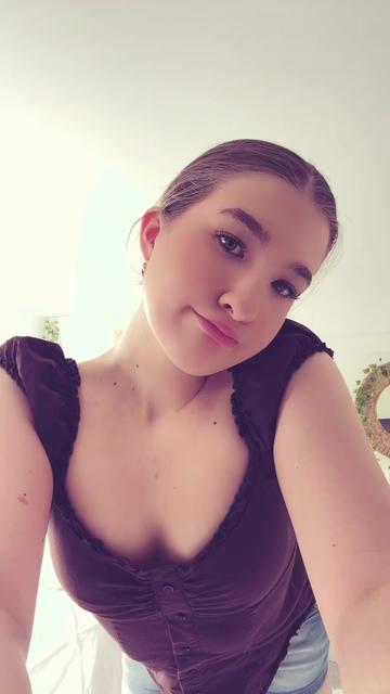 @ellie_main02