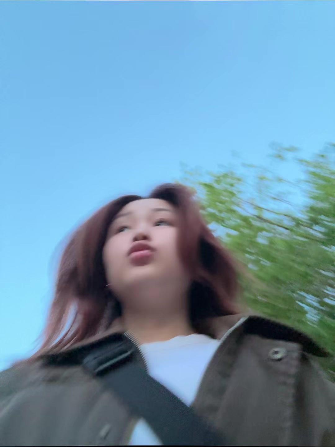 @~