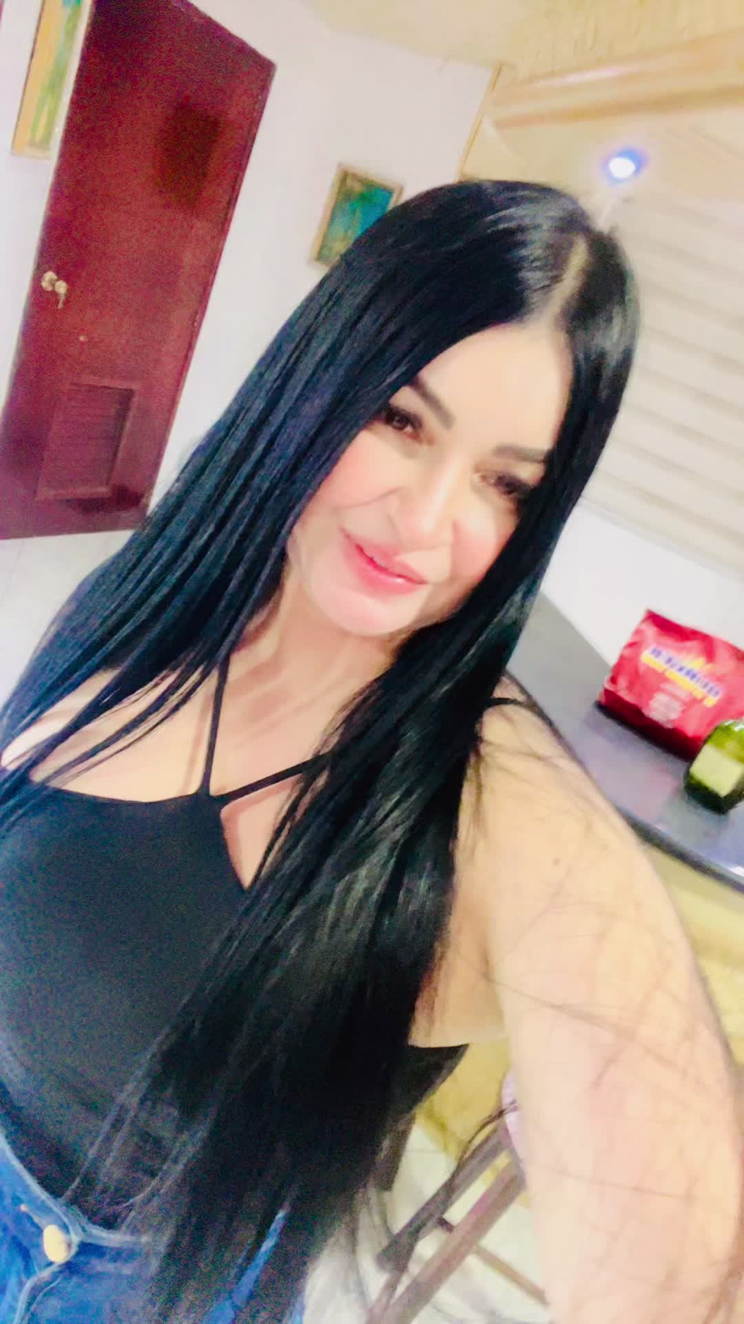 @Gina González