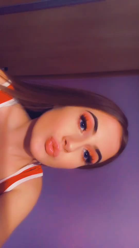 @Kristen Scott{69K}