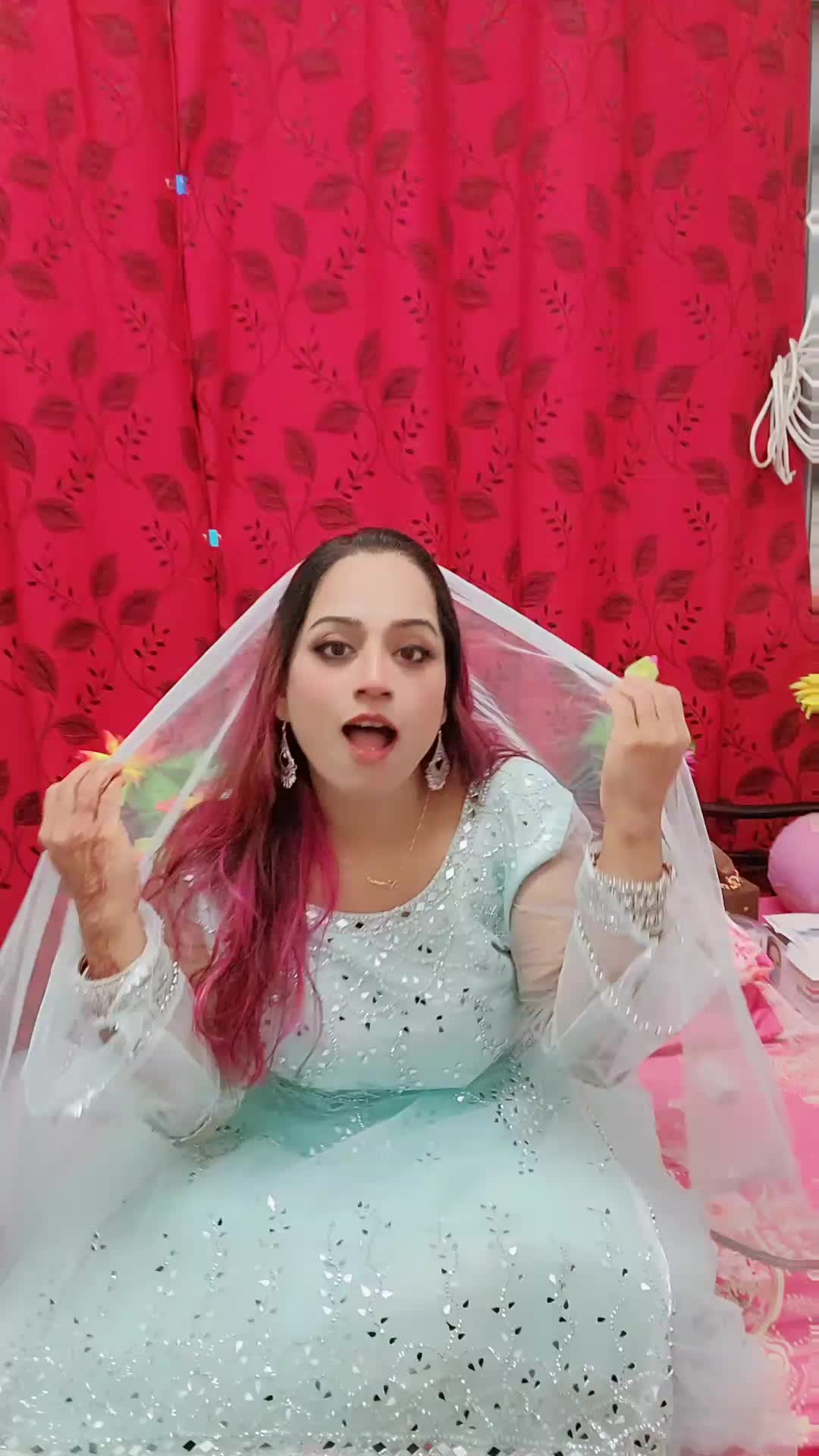 @Naina Hossain (one Queen 👑)